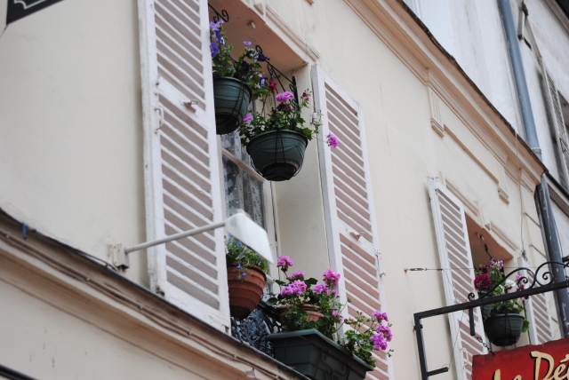 Montmartre window 